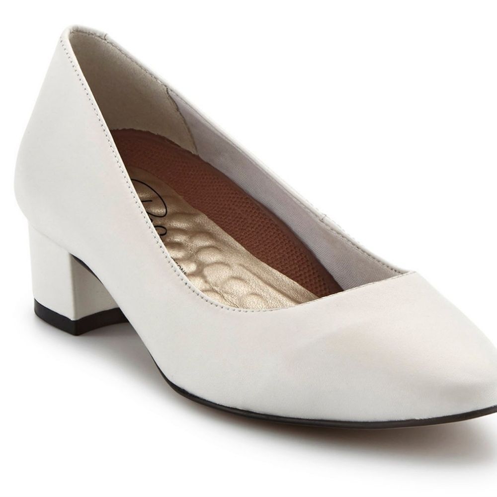(S-4215) Walking Cradles Heidi Women's Pump Sz 6.5